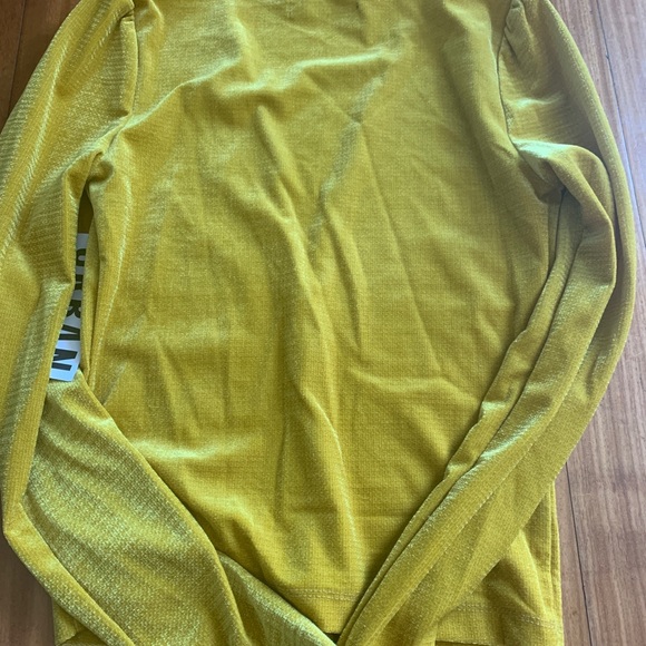 Urban Outfitters deep V top - Picture 3 of 3